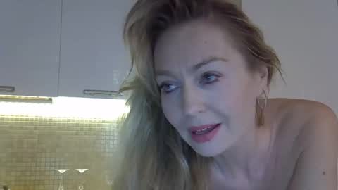 Zarina Swift online show from 04/11/26, 07:45