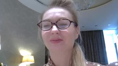 Zarina Swift online show from 05/15/26, 04:41