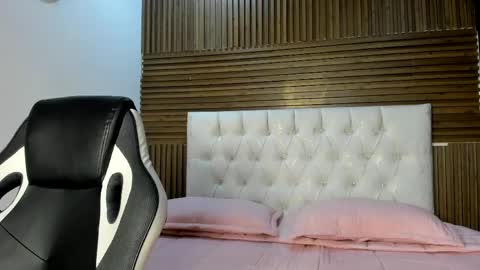 Zarina Waynne online show from 04/13/26, 01:38