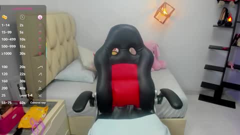 zarith_prada online show from 11/15/25, 12:23