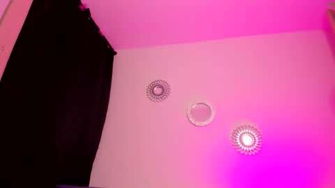 Zaritha Li online show from 11/12/25, 10:26