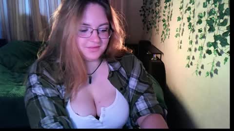 Snapshot of zayarush chatting on 09/30/25, 10:42 zayarush online show from 09/30/25, 10:42