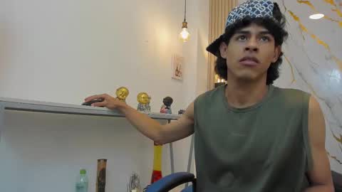 Zayn online show from 03/22/26, 07:17