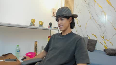 Zayn online show from 03/30/26, 07:37