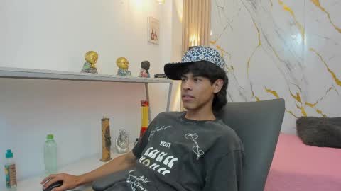 Zayn online show from 04/05/26, 07:33