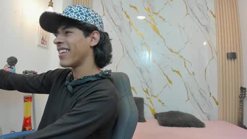 Zayn online show from 04/10/26, 07:18