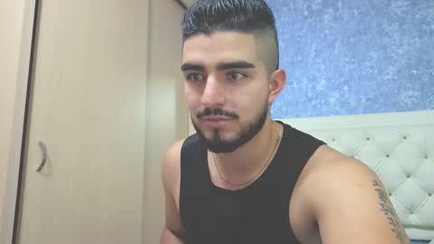 Snapshot of zayn_maximoff chatting on 11/14/25, 11:24 ZAYN MAXIMOFF online show from 11/14/25, 11:24