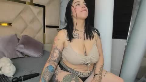 Snapshot of zayrastorm chatting on 04/30/26, 03:40 Zayra online show from 04/30/26, 03:40
