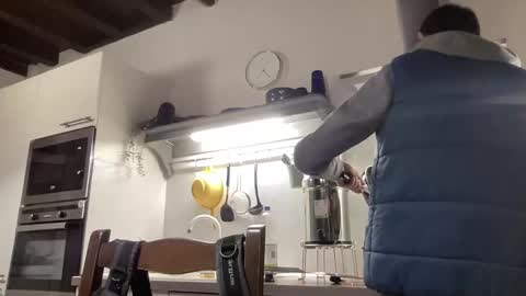 Snapshot of zaza2021 chatting on 11/11/25, 05:24 zaza2021 online show from 11/11/25, 05:24