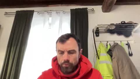 Snapshot of zaza2021 chatting on 11/20/25, 08:36 zaza2021 online show from 11/20/25, 08:36