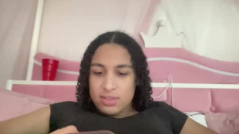 Snapshot of zaza__zariaa chatting on 05/27/26, 08:50 ZAZA ZARIAA online show from 05/27/26, 08:50