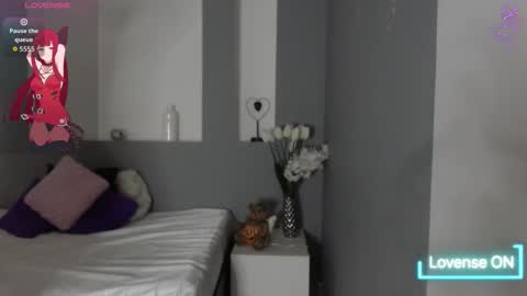 Karolyne online show from 11/27/25, 11:23