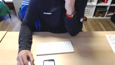 zeigmalwie online show from 12/19/24, 08:23