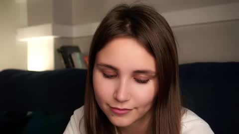 Emilia online show from 09/12/25, 07:41