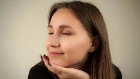 Emilia online show from 09/27/25, 01:10