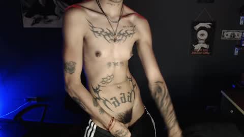 Snapshot of zeldrissss chatting on 11/16/25, 11:54 Zeldris online show from 11/16/25, 11:54