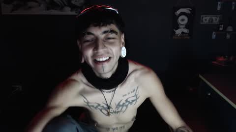 Snapshot of zeldrissss chatting on 11/28/25, 10:12 Zeldris online show from 11/28/25, 10:12