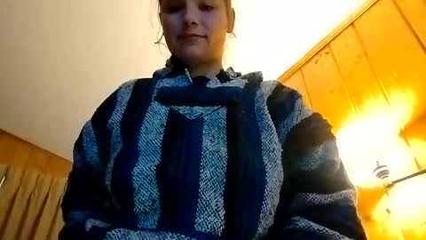 Snapshot of zellelajay2009 chatting on 02/22/25, 02:17 KENDAL Kaylee online show from 02/22/25, 02:17