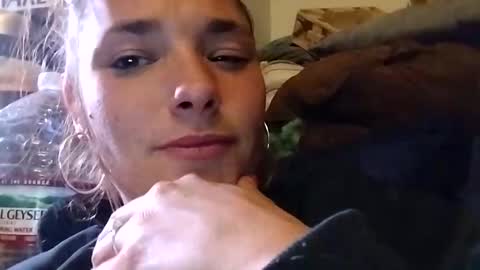 Snapshot of zellelajay2009 chatting on 10/27/25, 03:21 KENDAL Kaylee online show from 10/27/25, 03:21