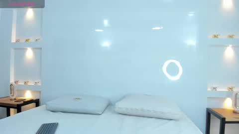 Zenda Evans online show from 03/10/25, 03:56