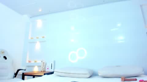 Zenda Evans online show from 12/02/25, 03:34