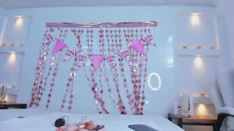 Zenda Evans online show from 02/10/26, 03:54