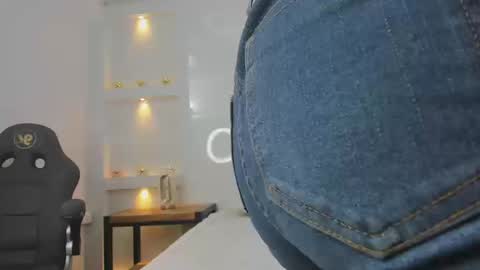 Zenda Evans online show from 03/20/26, 04:28