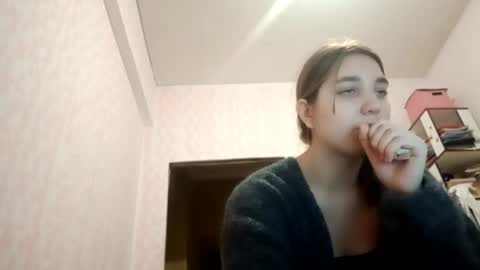 Snapshot of zeniabrossoit chatting on 03/16/26, 12:42 zeniabrossoit online show from 03/16/26, 12:42