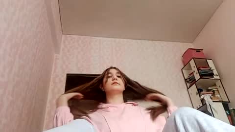 Snapshot of zeniabrossoit chatting on 03/26/26, 05:24 zeniabrossoit online show from 03/26/26, 05:24