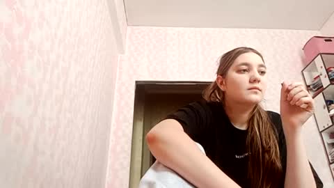 Snapshot of zeniabrossoit chatting on 04/01/26, 03:51 zeniabrossoit online show from 04/01/26, 03:51