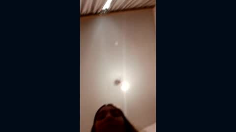 Snapshot of zeniabrossoit chatting on 04/15/26, 06:20 zeniabrossoit online show from 04/15/26, 06:20