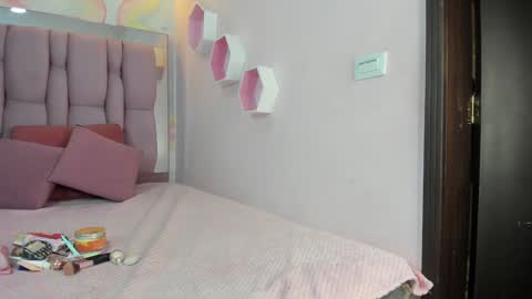 Snapshot of zephyra_angels1 chatting on 12/31/24, 01:19 ZEPHYRA ANGELS online show from 12/31/24, 01:19