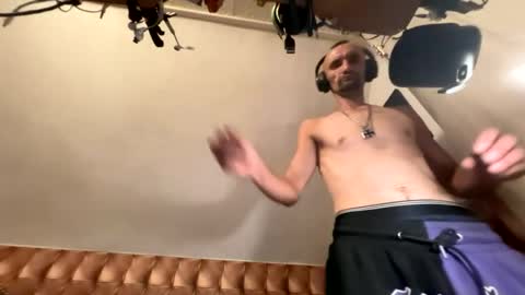 zervale online show from 07/31/26, 07:24