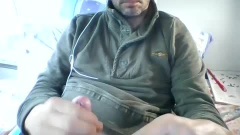 zeus online show from 03/08/25, 10:54