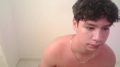 zeus_183 online show from 05/11/26, 04:04