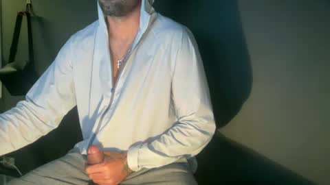 Snapshot of zeusdelicious chatting on 07/13/26, 09:39 zeusdelicious online show from 07/13/26, 09:39