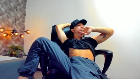 zeus online show from 12/02/24, 09:28