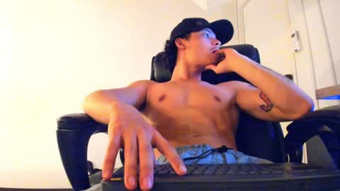 Snapshot of zeusjeff chatting on 12/20/24, 06:35 zeus online show from 12/20/24, 06:35