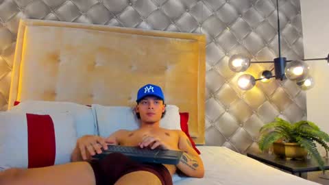 Snapshot of zeusjeff chatting on 01/10/25, 10:04 zeus online show from 01/10/25, 10:04