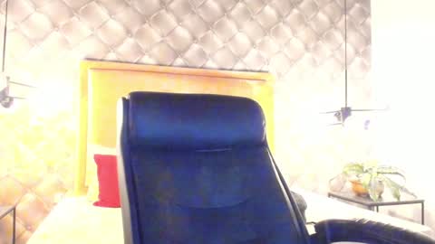 Snapshot of zeusjeff chatting on 01/24/25, 11:37 zeus online show from 01/24/25, 11:37