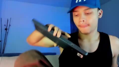 Snapshot of zeusjeff chatting on 02/19/25, 04:01 zeus online show from 02/19/25, 04:01