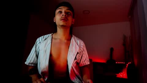 Snapshot of zeusjeff chatting on 03/08/25, 01:17 zeus online show from 03/08/25, 01:17