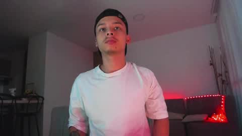 Snapshot of zeusjeff chatting on 03/08/25, 10:56 zeus online show from 03/08/25, 10:56