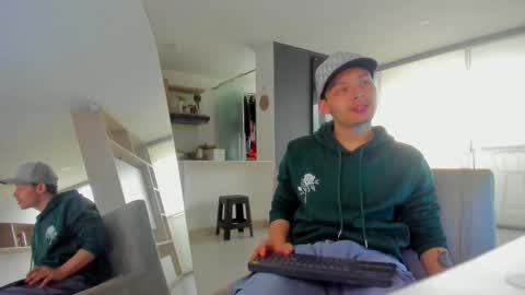 zeus online show from 09/27/25, 06:35