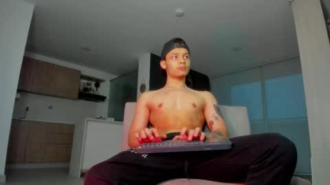 zeus online show from 10/14/25, 10:54