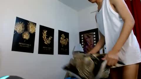 zavier skinny asian online show from 11/27/25, 09:17