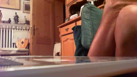 Snapshot of zevioo77 chatting on 09/30/25, 05:18 zevioo77 online show from 09/30/25, 05:18