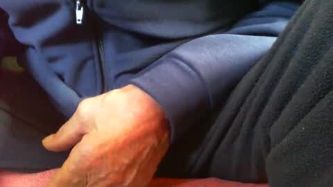 Snapshot of zevioo77 chatting on 10/25/25, 08:55 zevioo77 online show from 10/25/25, 08:55