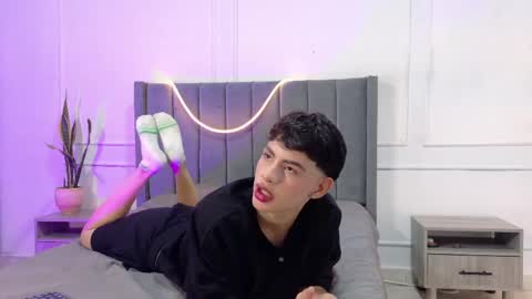 zeyn_smith online show from 05/19/26, 12:11
