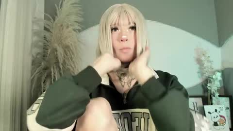 zhally_dee online show from 06/04/26, 11:49
